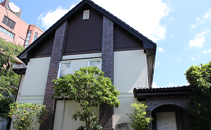 成瀬美術記念館とは