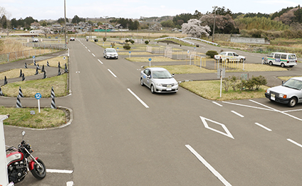 笑顔いっぱいでの自動車学校で、免許ゲットを楽しもう！