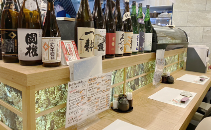 時代を超えた懐かしい音楽と共に、日本酒を堪能